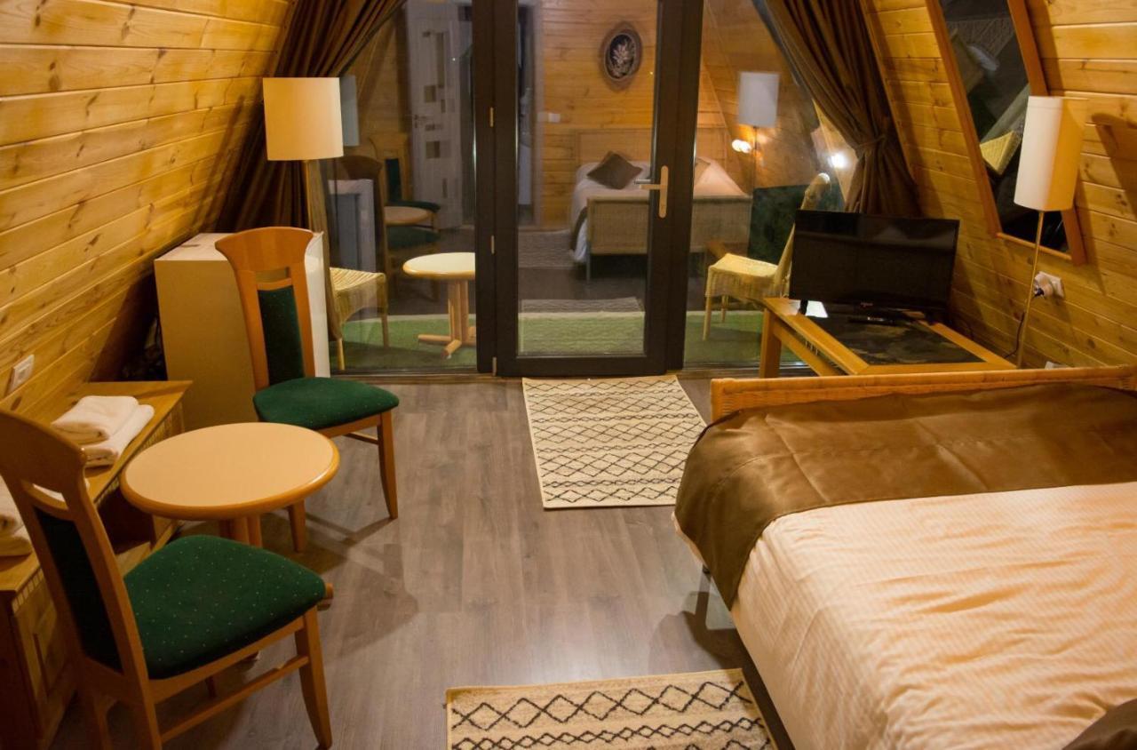 Casute Din Lemn Hotel Jiblea Veche Exterior photo